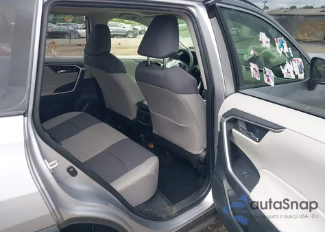 2019 Toyota Rav4 Xle from USA, damaged, VIN JTMP1RFV4KD012750